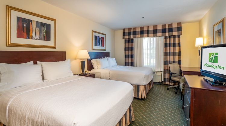 Holiday Inn Hotel & Conference Ctr Room