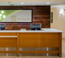 Holiday Inn Hotel & Conference Ctr Lobby