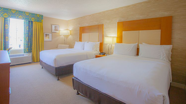 Holiday Inn Express Hotel & Suites Room
