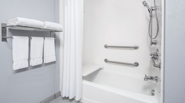 <b>Holiday Inn Room</b>. Images powered by <a href="https://www.leonardoworldwide.com/" title="Leonardo Worldwide" target="_blank">Leonardo</a>.