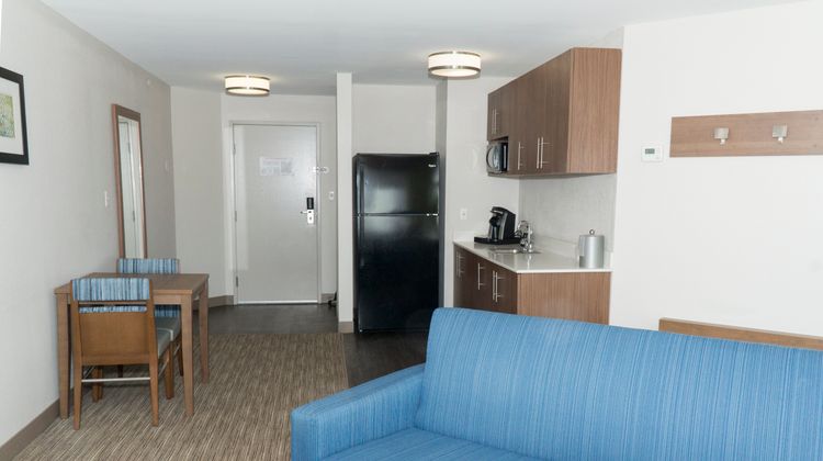 Holiday Inn Express Suite