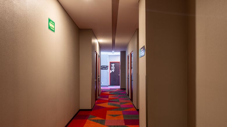<b>Glow Point Hotel Lobby</b>. Images powered by <a href="https://www.leonardoworldwide.com/" title="Leonardo Worldwide" target="_blank">Leonardo</a>.