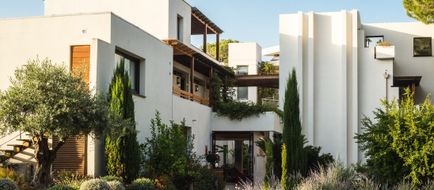 Hotel La Roya Exterior