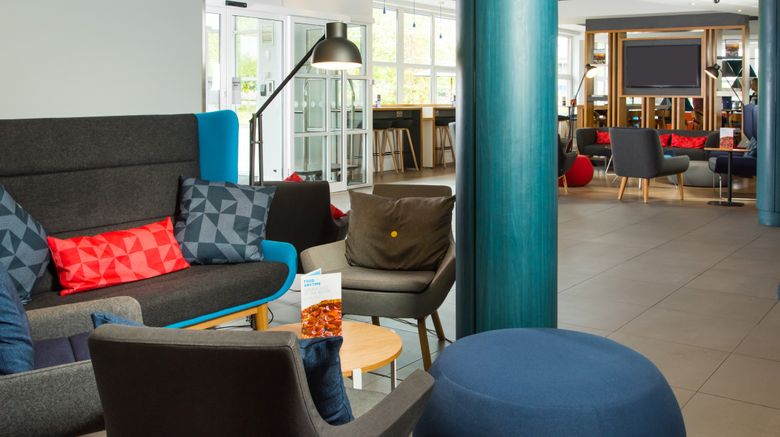 <b>Holiday Inn Express Burton on Trent Lobby</b>. Images powered by <a href="https://www.leonardoworldwide.com/" title="Leonardo Worldwide" target="_blank">Leonardo</a>.