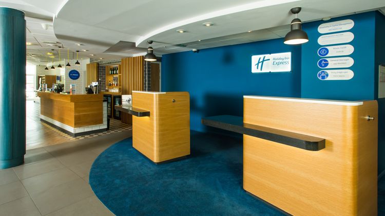 Holiday Inn Express Burton on Trent Lobby