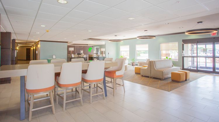 Holiday Inn Express Hotel & Suites Lobby