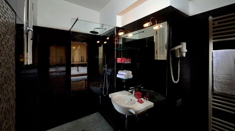<b>Hotel Carlton Room</b>. Images powered by <a href="https://www.leonardoworldwide.com/" title="Leonardo Worldwide" target="_blank">Leonardo</a>.