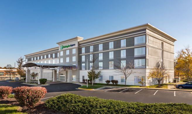 Holiday Inn Quantico Center Exterior