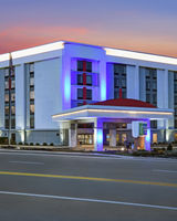 Holiday Inn Express & Suites Riverfront