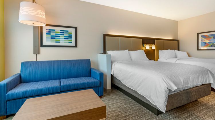 Holiday Inn Exp & Sts Dwtn State Capitol Suite