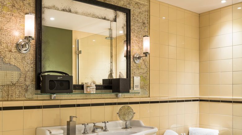 <b>The Zetter Townhouse Marylebone Room</b>. Images powered by <a href="https://www.leonardoworldwide.com/" title="Leonardo Worldwide" target="_blank">Leonardo</a>.