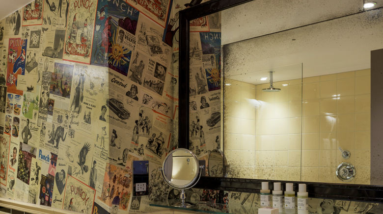 <b>The Zetter Townhouse Marylebone Room</b>. Images powered by <a href="https://www.leonardoworldwide.com/" title="Leonardo Worldwide" target="_blank">Leonardo</a>.