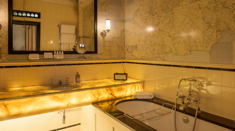 <b>The Zetter Townhouse Marylebone Suite</b>. Images powered by <a href="https://www.leonardoworldwide.com/" title="Leonardo Worldwide" target="_blank">Leonardo</a>.