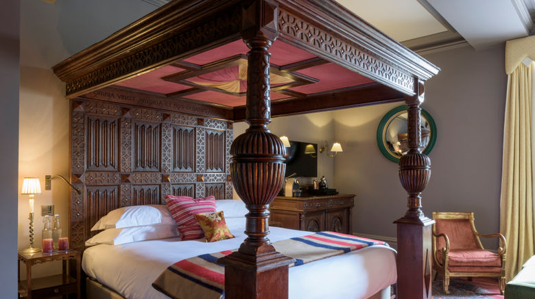 <b>The Zetter Townhouse Marylebone Suite</b>. Images powered by <a href="https://www.leonardoworldwide.com/" title="Leonardo Worldwide" target="_blank">Leonardo</a>.