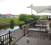 Boat and Horses Inn Exterior