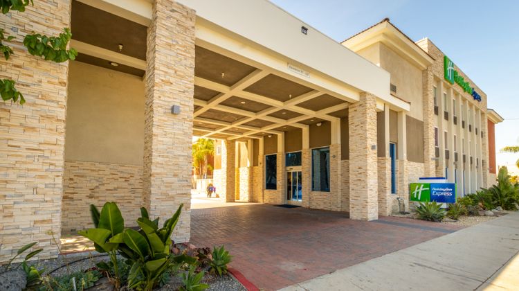 Holiday Inn Express Anaheim West Exterior