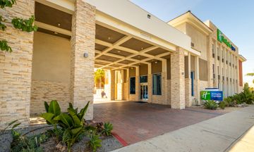 Holiday Inn Express Anaheim West