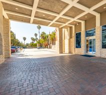 Holiday Inn Express Anaheim West Exterior