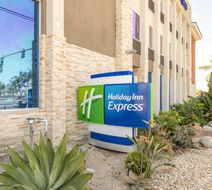 Holiday Inn Express Anaheim West Exterior