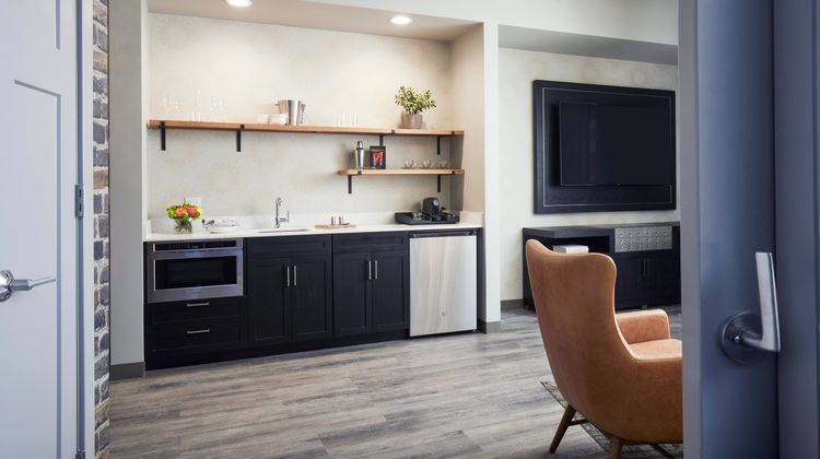 Archer Hotel Tysons Suite