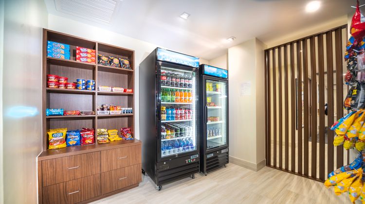 Holiday Inn Express & Suites Airport Other
