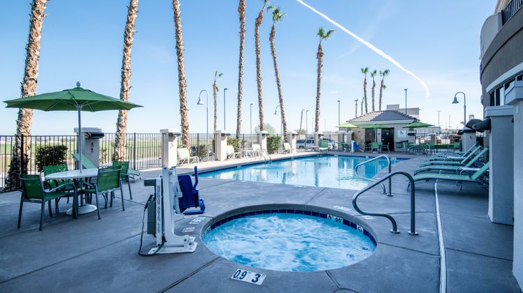 Holiday Inn Express & Suites Yuma Pool