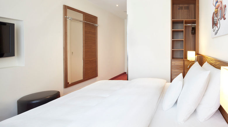 <b>Hotel Hafen Hamburg Room</b>. Images powered by <a href="https://www.leonardoworldwide.com/" title="Leonardo Worldwide" target="_blank">Leonardo</a>.