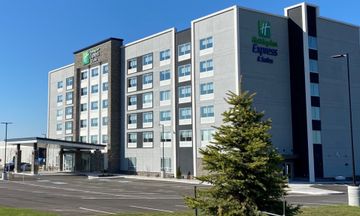 Holiday Inn Express & Suites Aurora