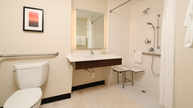 Holiday Inn Fredericksburg Conf Center Room