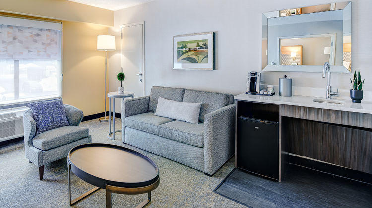 Holiday Inn East Windsor Room