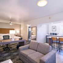 Holiday Inn Hotel & Suites