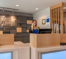 Holiday Inn Express/Stes Southwest I-81 Lobby