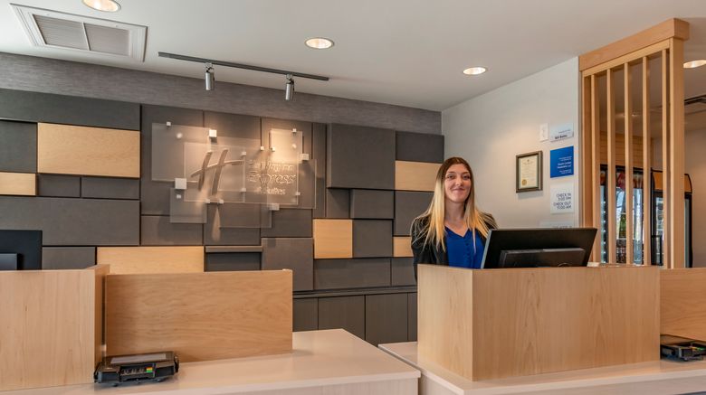 <b>Holiday Inn Express/Stes Southwest I-81 Lobby</b>. Images powered by <a href="https://www.leonardoworldwide.com/" title="Leonardo Worldwide" target="_blank">Leonardo</a>.