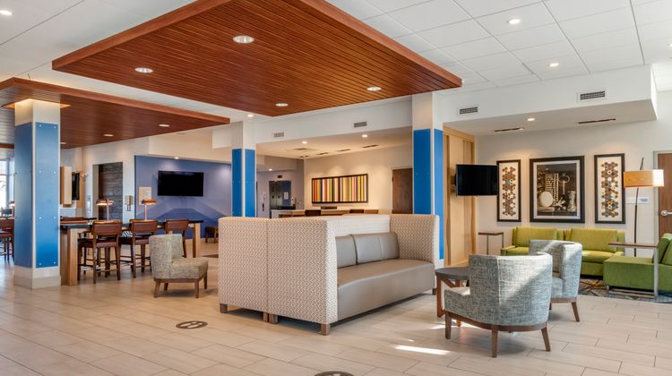 Holiday Inn Express/Stes Southwest I-81 Lobby