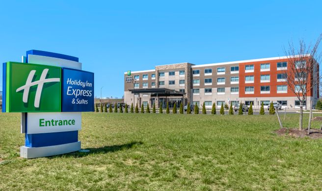 Holiday Inn Express/Stes Southwest I-81 Exterior