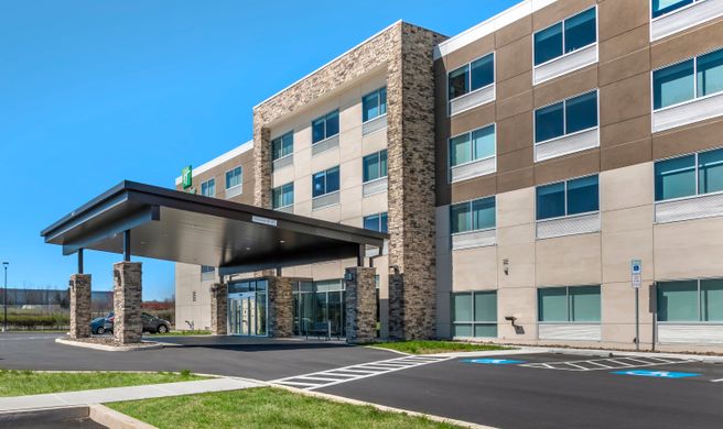 Holiday Inn Express/Stes Southwest I-81 Exterior