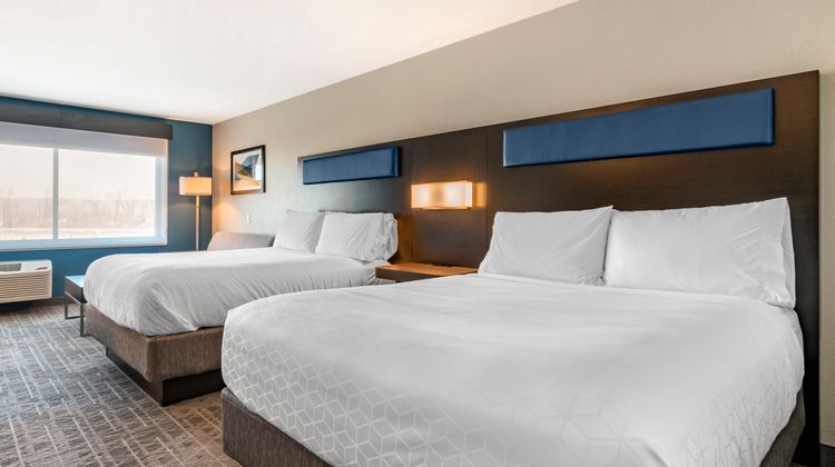 Holiday Inn Express/Stes Southwest I-81 Room