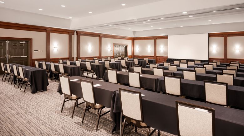 <b>Crowne Plaza-The Desmond Hotel Ballroom</b>. Images powered by <a href="https://www.leonardoworldwide.com/" title="Leonardo Worldwide" target="_blank">Leonardo</a>.