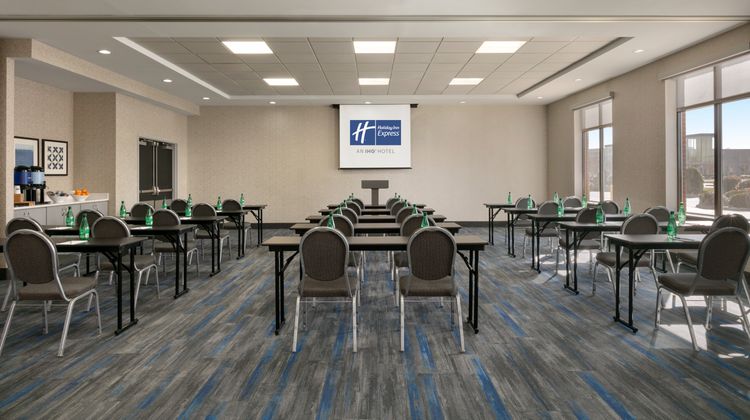 Holiday Inn Express/Suites Norfolk Arpt Meeting