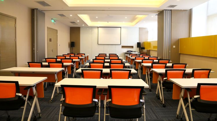 Holiday Inn Express Chengdu Jinniu Meeting