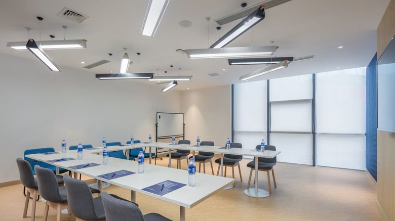 <b>Holiday Inn Express Hangzhou Jiuzhou Meeting</b>. Images powered by <a href="https://www.leonardoworldwide.com/" title="Leonardo Worldwide" target="_blank">Leonardo</a>.