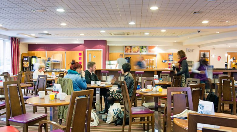 <b>Holiday Inn Express Poole Restaurant</b>. Images powered by <a href="https://www.leonardoworldwide.com/" title="Leonardo Worldwide" target="_blank">Leonardo</a>.