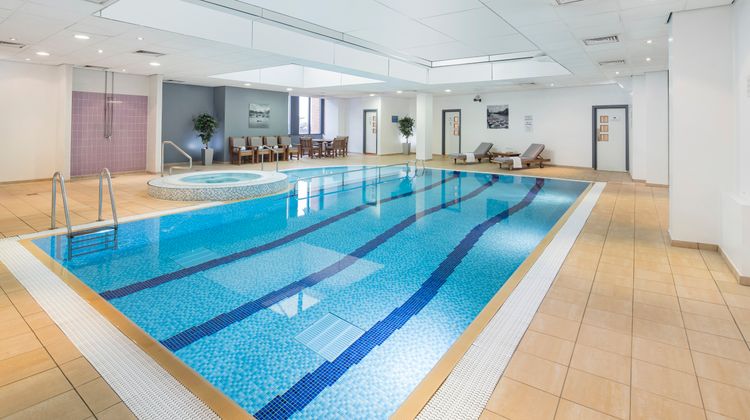 Crowne Plaza Chester Pool