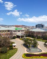 Holiday Inn New Port