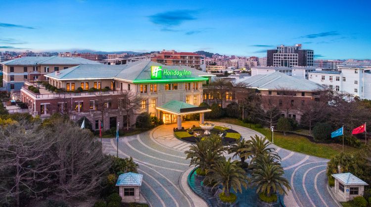 Holiday Inn New Port Exterior