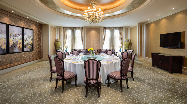 Holiday Inn New Port Restaurant