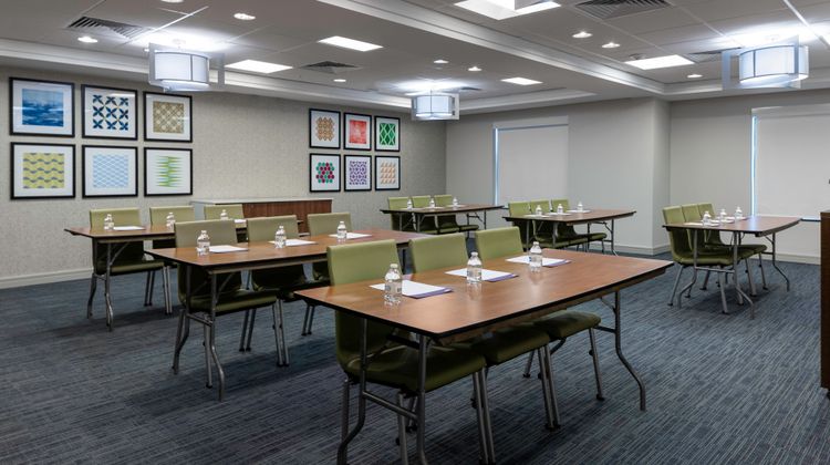 Holiday Inn Express Hotel & Suites Meeting
