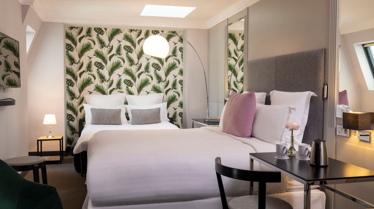 Hotel Les Matins de Paris Suite