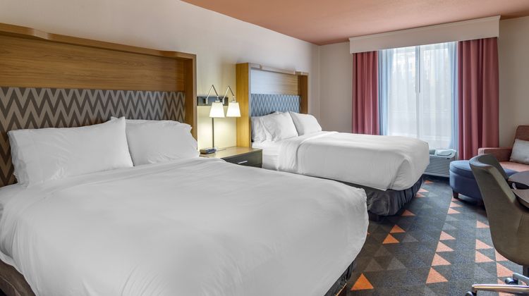 Holiday Inn Atlanta-Gas South Arena Area Room
