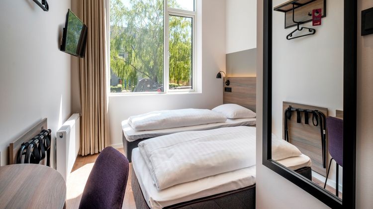 Go Hotel City Room
